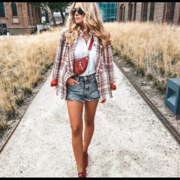 SOLD OUT Blogger Favorite ZARA tweed blazer - Picture 5 of 6